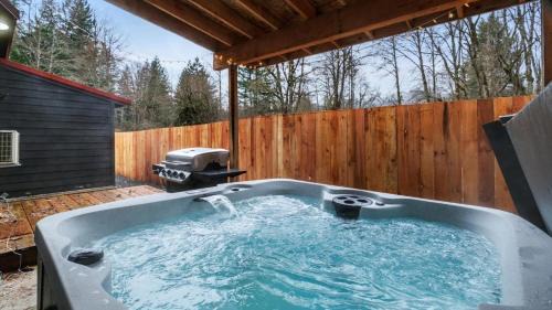 Ashford Maison | Perch - Skatecreek Cabin