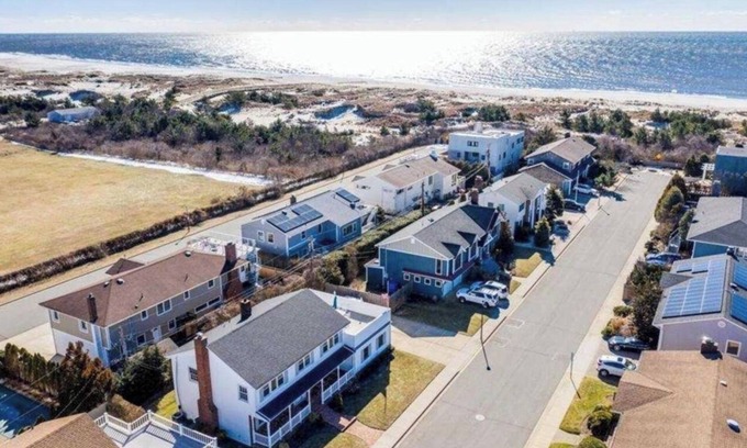 Lido Beach Maison | Perfect 4-Bedroom House Steps to Beach in Lido Beach, NY