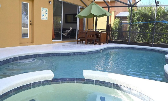 Marbella Maison | Perfect 5 bedroom family home with Pool & Jacuzzi near Disney World