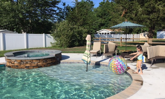 Swainton Maison | Belle location familiale Avalon avec piscine chauffée et spa