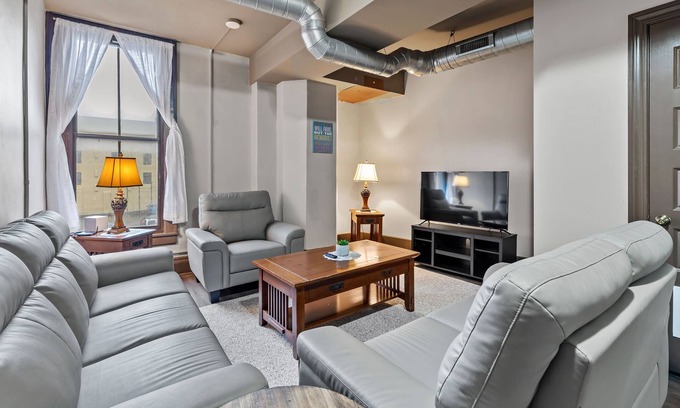 Downtown Syracuse Appartement | Perfect Blend of Convenience & Comfort in the heart of Syracuse NY