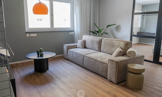 Altstadt - Sankt Lorenz Appartement | Perfect city center location, 107 sqm, directly at the opera house in suite flair with terrace