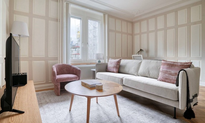 Enge Appartement | Perfect Enge 2BR w/ Private W/D, near Central Market, by Blueground