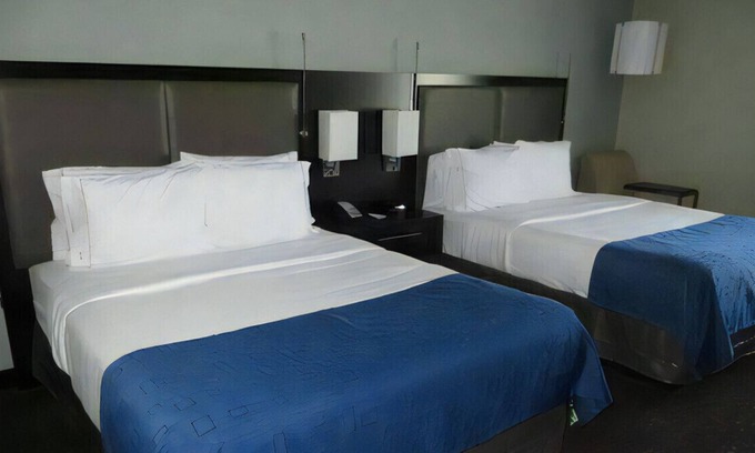 Romulus Maison | Perfect Escape for a Relaxing Getaway! W/ Gym