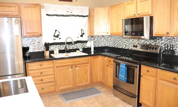 Paradise Maison | Perfect family fun home 15 min to strip/airport