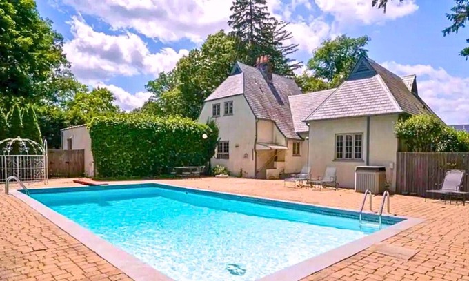 Tallman Maison | Perfect Family Retreat w/ Pool - Victorian style