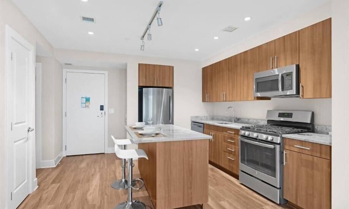 Reston Appartement | Perfect for Bleisure Travellers! Restons Hotspot nr Shops