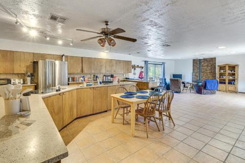 Polvadera Maison | Perfect For Groups! Socorro Home Near NM Tech