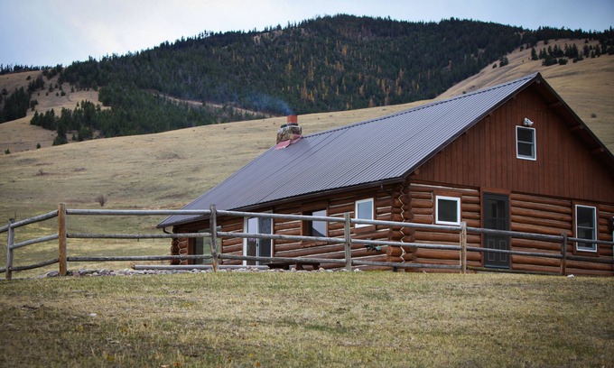 Glacier Country Cabine | Pêche sur la rivière Flathead, faune, photographie, randonnée pédestre, ranch!
