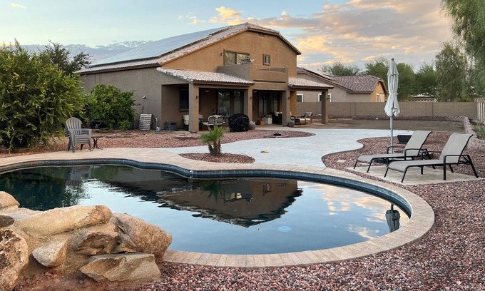Coldwater Ridge Maison | Perfect for longer stays. Huge backyard! 2700 Sq Ft home