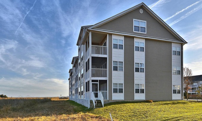 Ocean View Copropriété | ACTIVITÉS GRATUITES!!! Bethany Bay est une magnifique communauté de villégiature située le long de la baie d'Indian River, où vous trouverez le luxe de vous retirer de manière confortable et confortable.