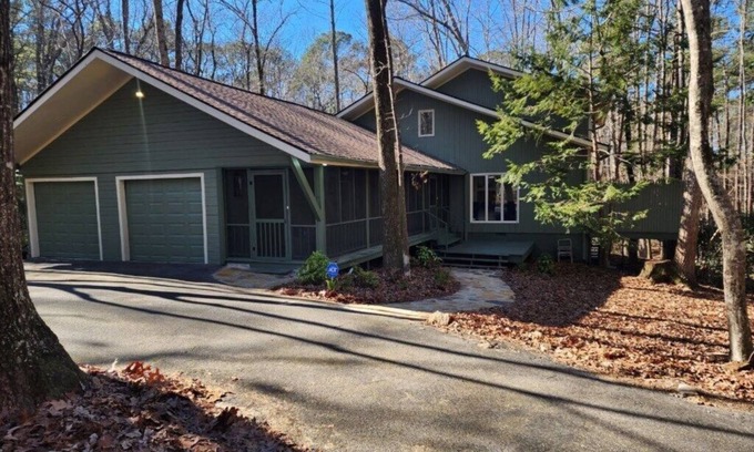 Pine Mountain Maison | Perfect Hiker’s Haven Retreat just steps to F. D Roosevelt State Park!