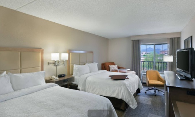 Paradise Valley Village Hôtel | Chambre d'hôtel parfaite pour Phoenix Open! Lits doubles queen