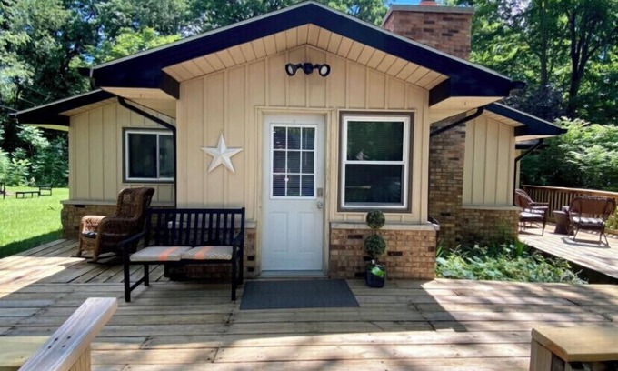 Vandalia Maison | Perfect Lake House Getaway