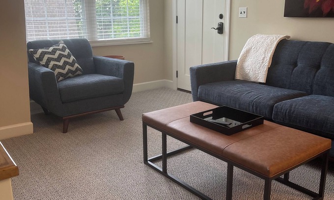 Auburn Copropriété | Perfect Little Condo in Downtown Auburn.