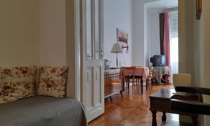 Ujlipotvaros Appartement | Vue sur le Danube, près du Parlement, AC, dans un palais historique