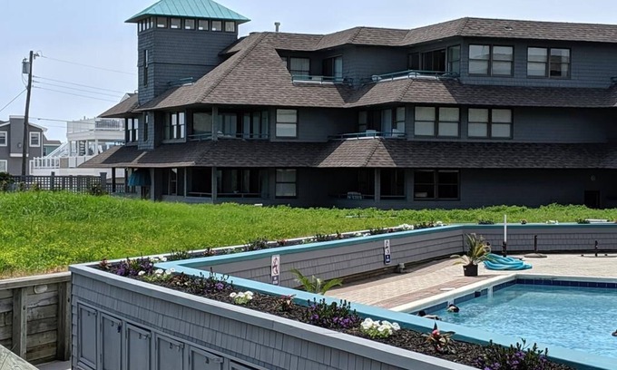 Beach Haven Copropriété | Perfect location! Steps to the sea, sand and pool-Oceanfront condo!