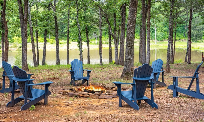 Van Zandt County Maison | Perfect Paradise! Hot Tub | Nature | Kayaks