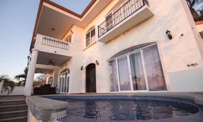 Playa Hermosa Maison | Fabulous Family Style Home - Walking distance from Hermosa Beach - Casa de Gigi
