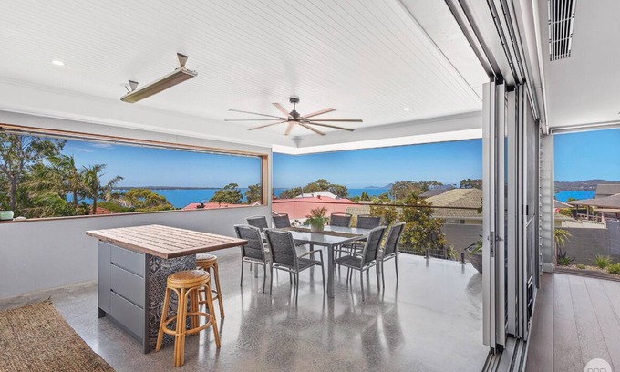 Soldiers Point Maison | Perfect Sea Side Family Home
