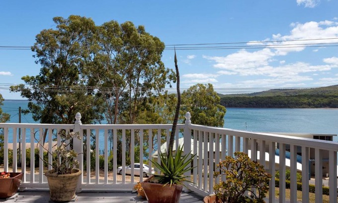 North Arm Cove Maison | Perfect Seclusion Top Level Only