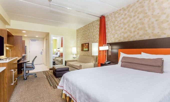 Newtonville Hôtel | Perfect Spot for Unwinding! Indoor Pool, Pet-Friendly Property, Free Breakfast!