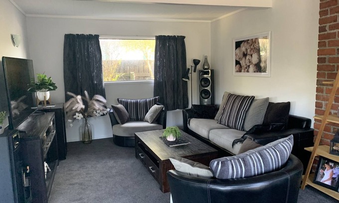 Paraparaumu Beach Maison | Perfect summer holiday home
