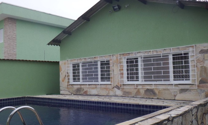 Jardim Santa Tereza Maison | Parfait avec piscine, barbecue et à 200m de la plage.