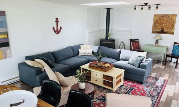 Plattsburgh Maison | Perfectly Found on the lake
