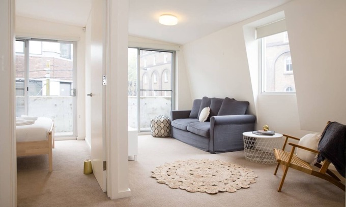 Pyrmont Appartement | Perfectly Pyrmont Sun drenched Nordic Simplicity