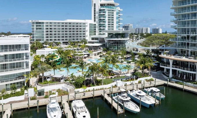 17th Street Causeway Hôtel | Perfectly Relaxing Room Near Port Everglades Spot Superyachts Just 4 Miles Away