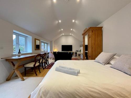 Great Brington Maison | Perfectly Sized 1-bedroom Guest House
