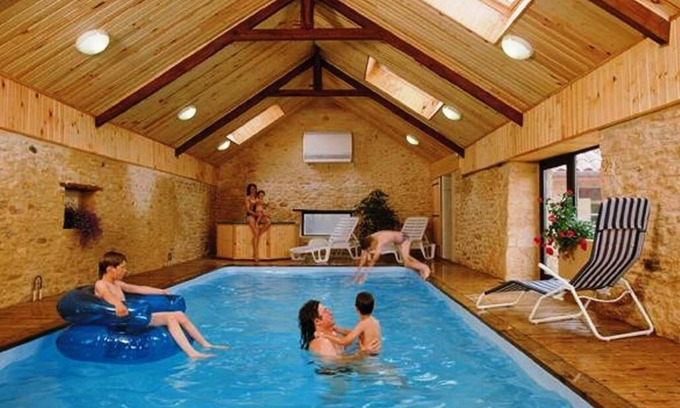 Saint-Amand-de-Coly Cottage | Maison périgourdine avec piscine d’intérieure chauffée 28° et jacuzzi