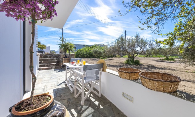 Adamas Maison | Perivolia Traditional Summer House 200m from Papikinos Beach