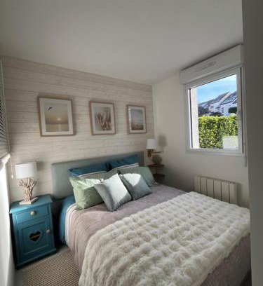 Concarneau Appartement | Perle des Sables Blancs, appartement entier à 100m de la plage avec parking privé