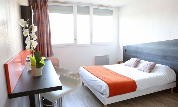 Chevilly-Larue Appartement | Perle Parisienne au Pied du Tram av/ Wifi+Parking!