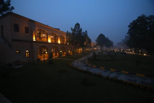 Peshawar Hôtel | Peshawar Barracks Hotel Estb-1867