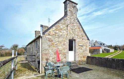 Saint-Christophe-du-Foc Appartement | Pet Friendly Apartment