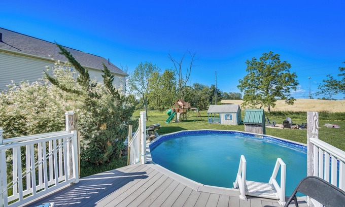 Grantville Maison | Pet Friendly 3-bedroom farmhouse in Grantville- 8 Mi from Hershey Park with pool