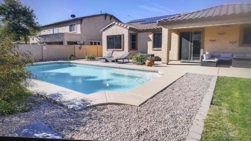 Villago Maison | Pet friendly 3br 2ba Private optional heated Pool BBQ grill Golf Clubs close to park