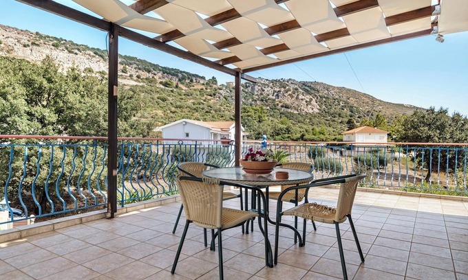 Valerianos Appartement | Pet-Friendly Appartement "Spyros apartment" avec vue sur les montagnes