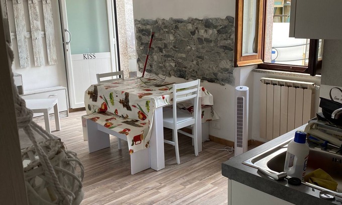 Beverino Appartement | Appartement "Il bacio delle stelle" adapté aux animaux domestiques avec balcon et Wi-Fi
