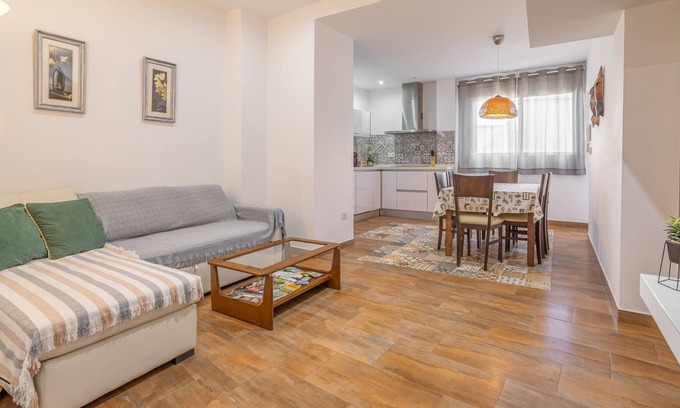 Playa Granada Appartement | Pet-Friendly Apartment 'Puerto Motril' close to the Sea with Terraces & Wi-Fi