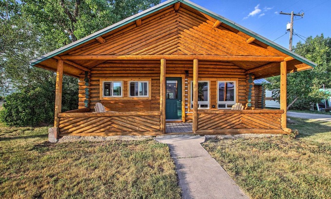 Augusta Cabine | NOUVEAU! Augusta Cabin w / Porch Près de Bob Marshall WLDN!