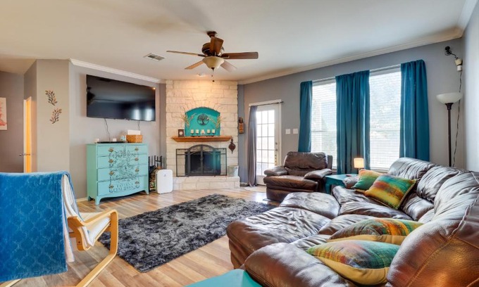 Hutto Maison | Pet-Friendly Austin Area Home with Outdoor Oasis