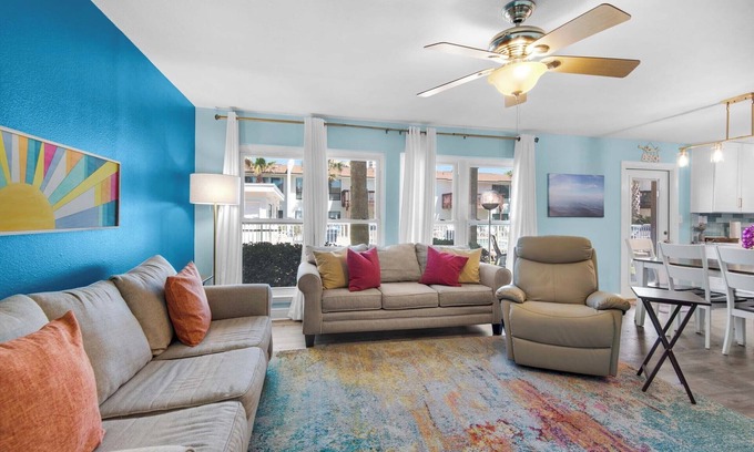 Sugar Beach Copropriété | Pet Friendly 🐶 Beachview 102 - Flaming Sunrise 🌅