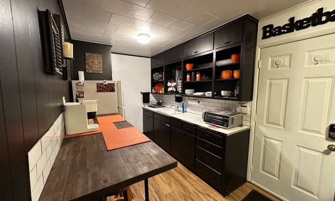 Stillwater Appartement | Pet friendly. Blocks to OSU - 0.7mi to BP Stadium!