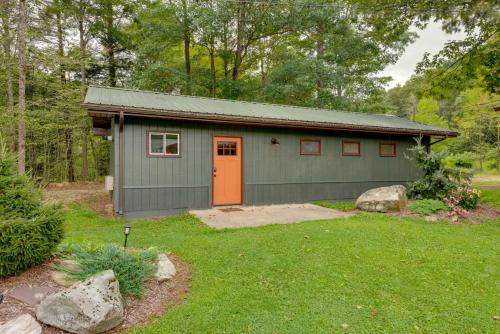 Hillsgrove Maison | Pet-Friendly Cabin with Grill in Hillsgrove