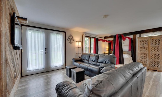 Black Creek Appartement | Pet-Friendly Caneadea Retreat with Deck!