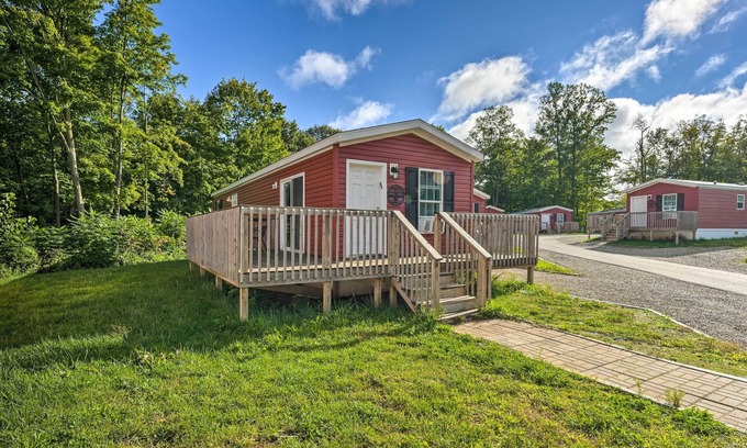 Cassopolis Cabine | Pet-Friendly Cassolopis Escape, Near Lake!